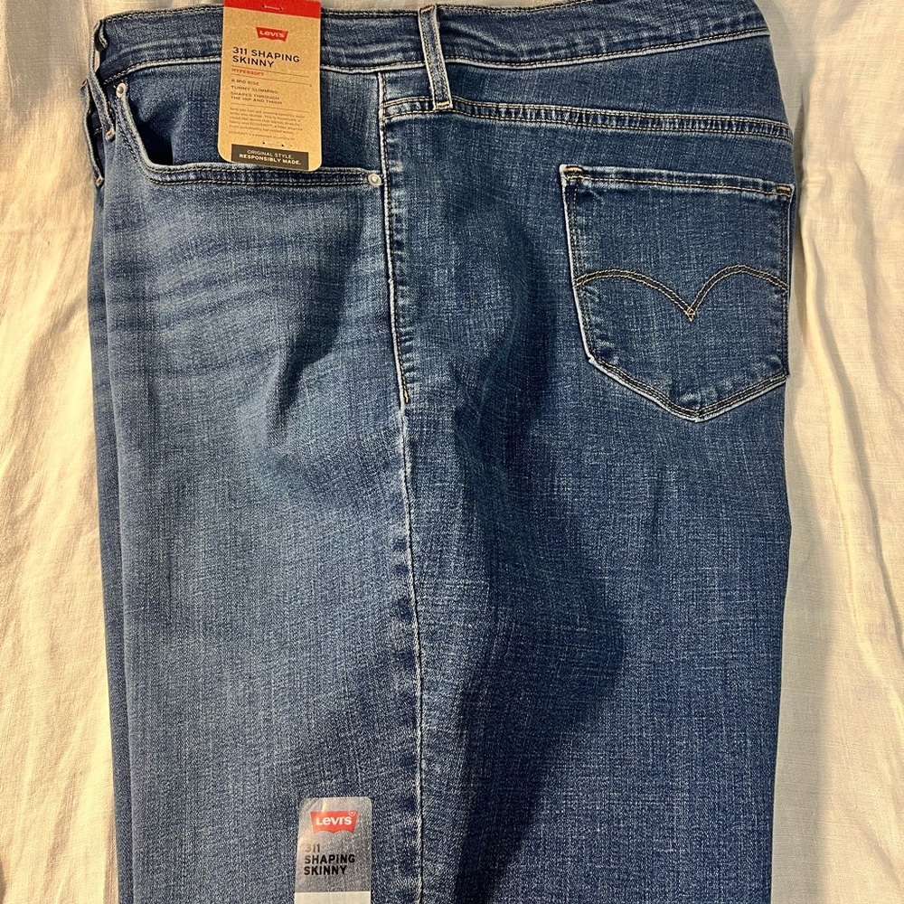 Levi’s 311 shaping skinny hypersoft jeans - Picture 15 of 16